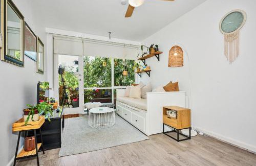 St. Kilda East Apartment | Charming St Kilda East 1-Bedroom