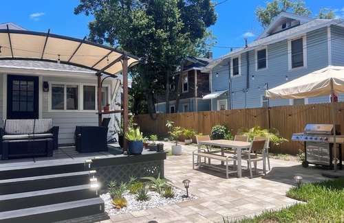 Historic Uptown House | Charming St. Pete Bungalow—Work-Friendly, AC, & Downtown Location