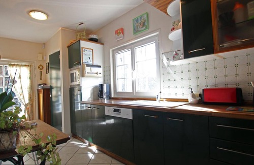 Le Mesnil-Amand Cottage | Charming stay in Normandy with fireplace and private garden