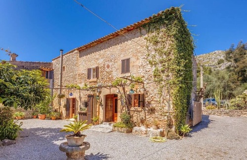 Urbanitzacio la Font Villa | Charming stone clad family villa with pool La Font
