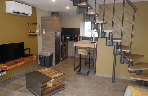 Laville-aux-Bois Cottage | Charming Stone House with Jacuzzi, Forest Walks, and Baby Equipment in Rural Village