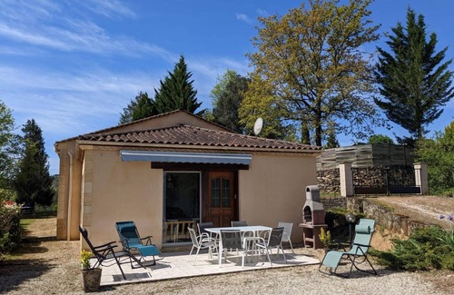 Proissans Cottage | Charming Stone House with Terrace, WiFi, Near Sarlat, Kid-Friendly, Secluded and Quiet