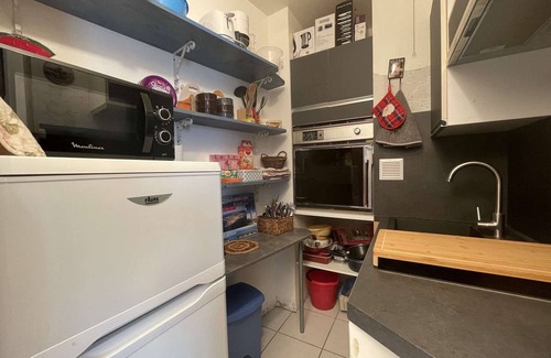 Saint-Martin-de-Re Apartment | Charming studio in Saint-Martin-de-Ré, near shops and restaurants, perfect for cyclists