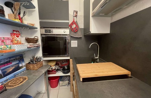 Saint-Martin-de-Re Apartment | Charming studio in Saint-Martin-de-Ré, near shops and restaurants, perfect for cyclists