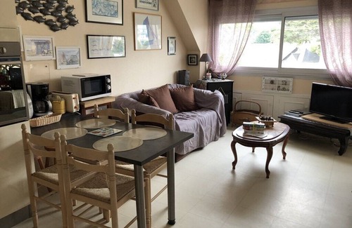 Saint-Cast-le-Guildo Apartment | Charming studio located 150 m from the beach for 3 people