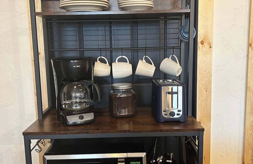 Bozeman Apartment | Charming Studio 10 min from airport dog friendly
