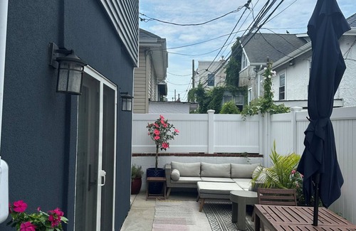 East Atlantic Beach Apartment | Charming studio 2 blocks to beach!