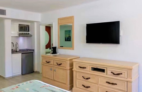 Atlatlahucan Apartment | Charming Studio + 24/7 Concierge Club at Los Cabos