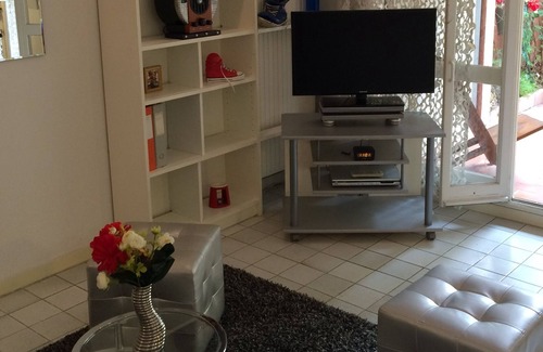 Sainte-Anne Apartment | Charming studio air-conditioned in private residence of 8 ° with small garden