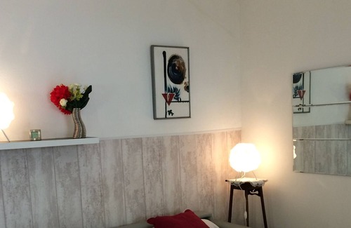 Sainte-Anne Apartment | Charming studio air-conditioned in private residence of 8 ° with small garden