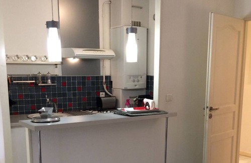 Sainte-Anne Apartment | Charming studio air-conditioned in private residence of 8 ° with small garden