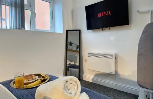 Edgbaston Apartment | Charming Studio Apartment with Netflix