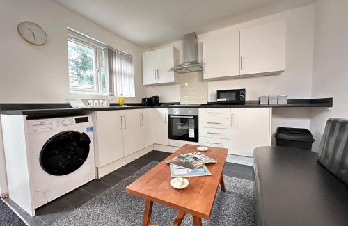 Edgbaston Apartment | Charming Studio Apartment with Netflix