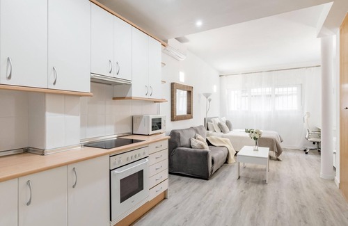 Prosperidad Apartment | Charming Studio Avenida América - Your cozy shelter in Madrid