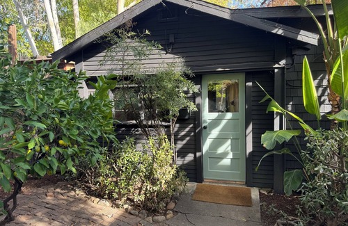 Ojai Cabin | Charming studio cabin with full kitchen in serene downtown Ojai