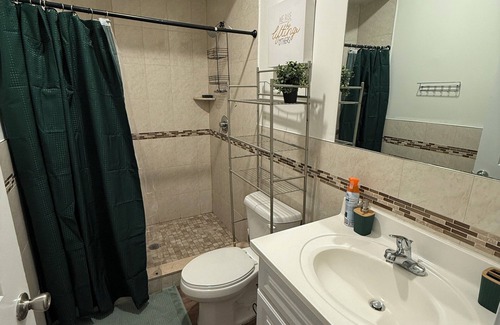 Elizabeth Apartment | Charming Studio Downtown Elizabeth