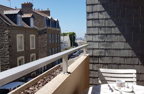Saint-Malo Apartment | Charming studio for 2 persons with balcony, near the beach of bas-sablons