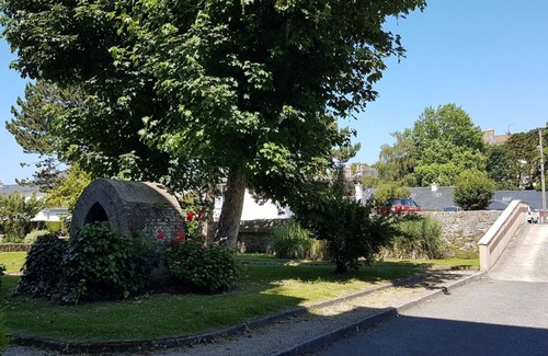 Saint-Malo Apartment | Charming studio for 2 persons with balcony, near the beach of bas-sablons