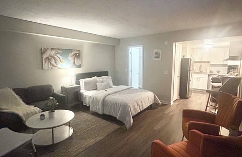 East Point Apartment | Charming studio in cool East Point with AC