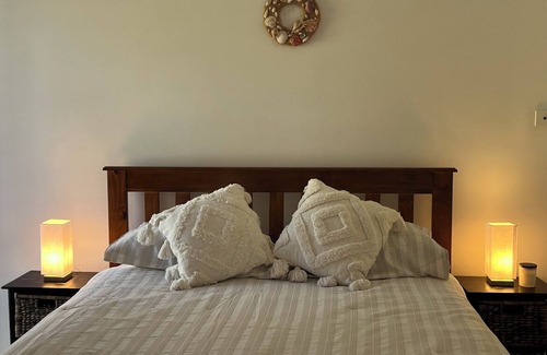 Bimbimbie Apartment | Charming studio in enchanting Bimbimbie with WiFi heated in ground swimming pool
