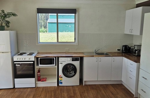 Bimbimbie Apartment | Charming studio in enchanting Bimbimbie with WiFi heated in ground swimming pool
