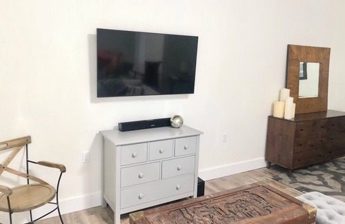 Napa Apartment | Charming Studio in Great Location in Charming Napa, Close to Downtown.