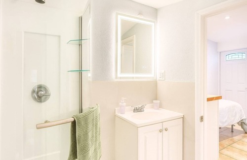 Driftwood Apartment | Charming studio in Hollywood FL