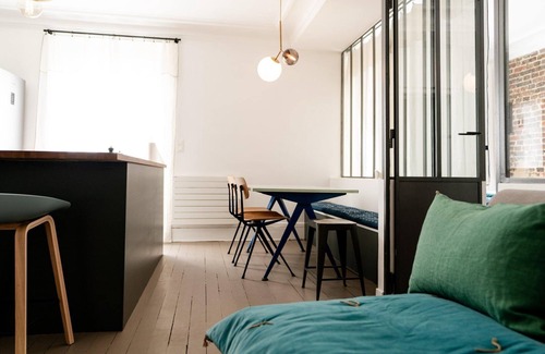 Montmartre Apartment | Charming studio in Montmartre, near Sacré-Cœur.