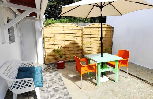 Saint-Joseph Apartment | Charming studio in Saint-Joseph - A haven of peace and discovery.
