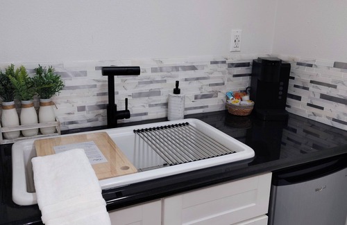 Roseville Apartment | Charming Studio in Roseville