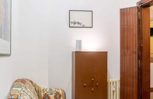 Cinecitta Apartment | Charming studio in Roma with AC, WiFi, WASHING MACHINE for upto 3 person.