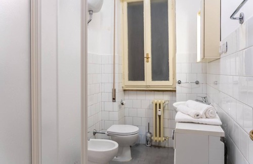 Cinecitta Apartment | Charming studio in Roma with AC, WiFi, WASHING MACHINE for upto 3 person.