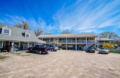 Block Island Apartment | Charming Studio in Island Manor Resort
