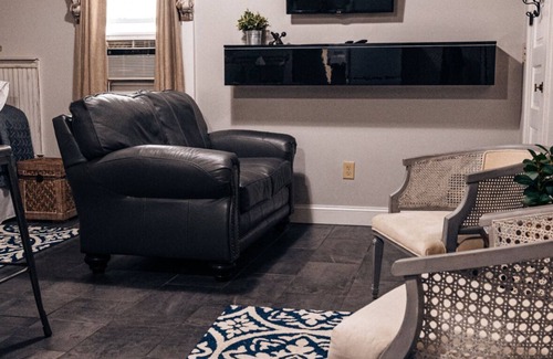 Greencastle Apartment | Charming studio in wonderful Greencastle right by DePauw Campus