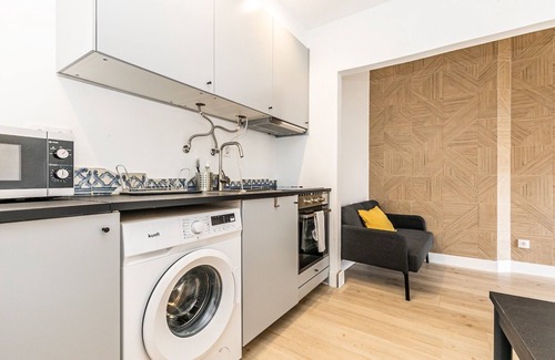Santo Estevao Apartment | Charming Studio Located in the Heart of Lisbon