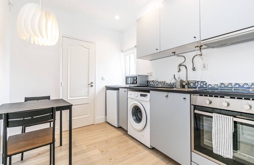 Santo Estevao Apartment | Charming Studio Located in the Heart of Lisbon