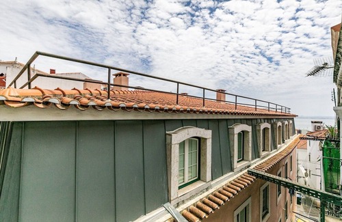 Santo Estevao Apartment | Charming Studio Located in the Heart of Lisbon
