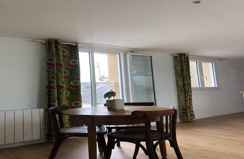 Dinard Apartment | Charming studio, right in the center, 600 m from the beaches.