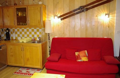 Tignes le Lac Apartment | Charming Studio Ski-In/Ski-Out with Balcony, South-Facing View in Tignes Le Lac