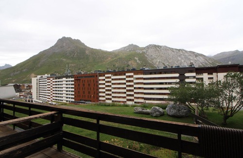 Tignes le Lac Apartment | Charming Studio Ski-In/Ski-Out with Balcony, South-Facing View in Tignes Le Lac