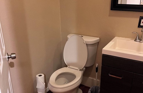 Downtown Riverside House | Charming studio uint in a house -Riverside with WiFi and AC all private gate