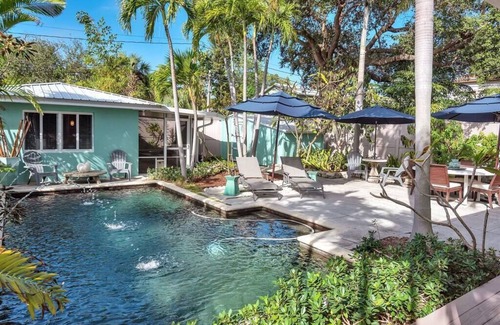 Lake Worth Apartment | Charming Studio w/Pool, One Mile to Beach