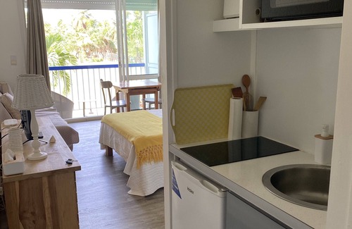 Pointe de la verdure Apartment | Charming studio with superb sea view