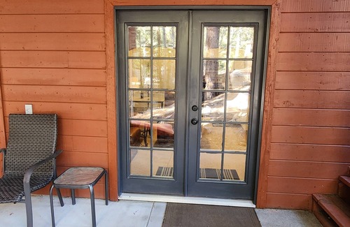June Lake Apartment | Charming studio with high-speed WiFi and AC in enchanting June Lake