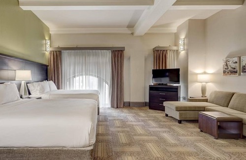 Downtown Baltimore Hotel | Charming Suite Perfect for Family Adventures Near USS Constellation