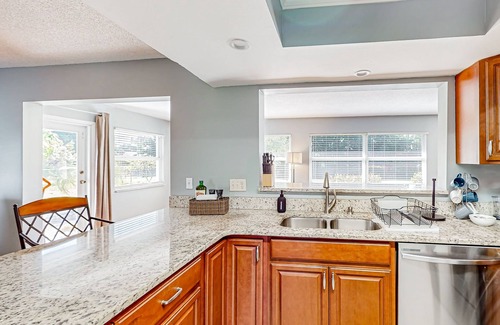 Port Saint Lucie House | Charming & sun-soaked coastal getaway with generous yard, patio, W/D, & AC
