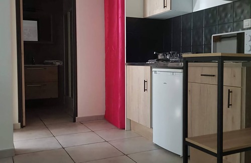 Bassens Condo | Charming T2 30 m2 ground floor + parking. Close to town center and all amenities