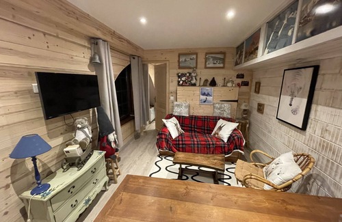 Forville Apartment | Charming T2 for 3 near the slopes Briançon