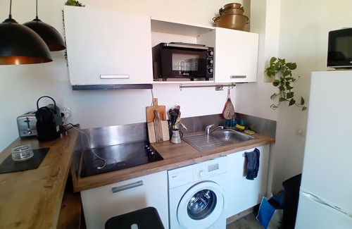 Biarritz Apartment | Charming T2 with Sea View and WIFI – 5 Min Walk to Beach