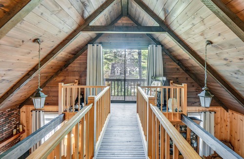 Chocorua Ski and Beach Cabin | Charming Tamworth Cabin w/Grill & Fireplace